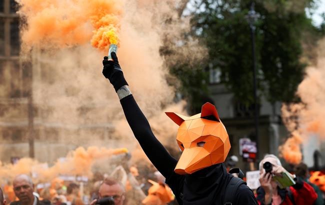Britain scraps plan for vote on lifting fox hunting ban | iNFOnews.ca Britain scraps plan for vote on lifting fox hunting ban | iNFOnews.ca