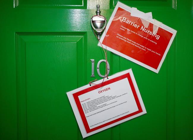 Staff count emotional cost as virus savages UK nursing homes | iNFOnews.ca