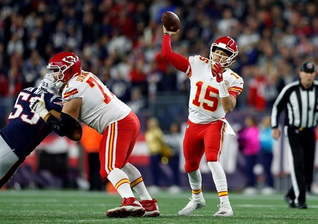 Brady, Patriots top Chiefs for wild 43-40 win | iNFOnews.ca CP68489688