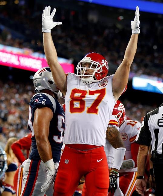 Super letdown: Patriots routed in 2nd half, Chiefs win 42-27 | iNFOnews.ca Super letdown: Patriots routed in 2nd half, Chiefs win 42-27 | iNFOnews.ca