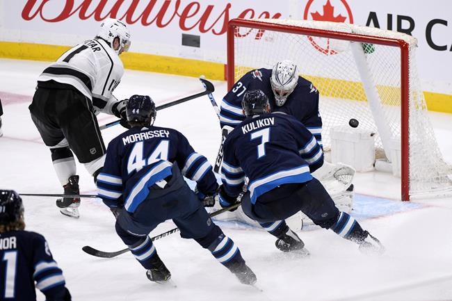 Jonathan Quick's solid play lifts Los Angeles Kings over Winnipeg Jets 3-2 | iNFOnews.ca