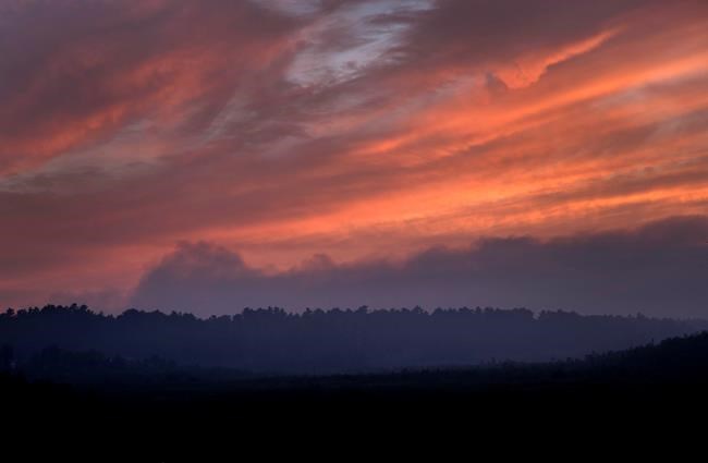 Change in weather could stoke dozens of northeast Ont. fires | iNFOnews.ca