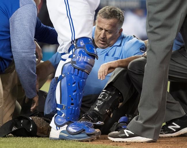 Umpire Dale Scott sustains concussion on Trumbo foul tip | iNFOnews.ca Umpire Dale Scott sustains concussion on Trumbo foul tip | iNFOnews.ca