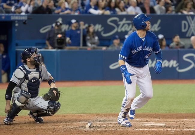 Justin Smoak hits two-run homer to lead Blue Jays in 4-1 win over Rays | iNFOnews.ca
