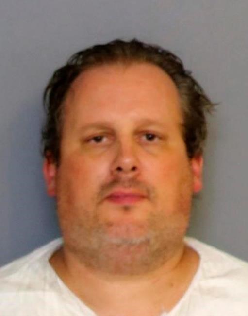 Therapist charged with killing family faced fraud probe | iNFOnews.ca