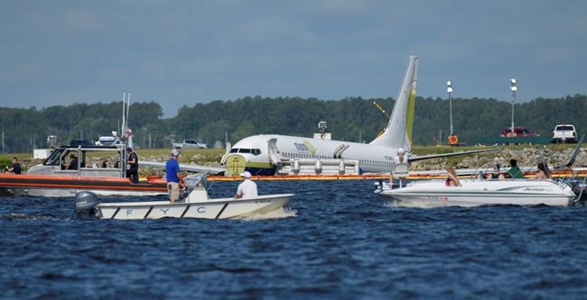 Pilots made runway change before jet hit Florida river | iNFOnews.ca