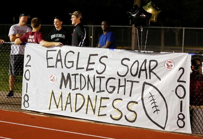 At Stoneman Douglas, football season comes with heavy hearts | iNFOnews.ca At Stoneman Douglas, football season comes with heavy hearts | iNFOnews.ca