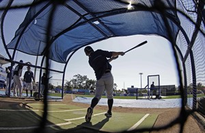 Johnson gets big offensive support in Blue Jays' 17-5 rout over the Yankees | iNFOnews.ca CP22480662