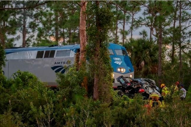 Authorities ID 3 killed in Florida crash with Amtrak train | iNFOnews.ca