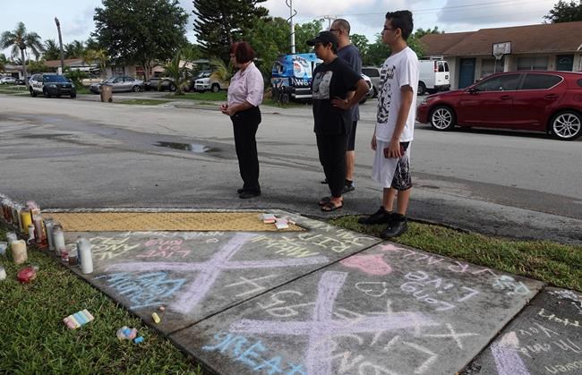 The Latest: Fans gather at site of XXXTentacion's slaying | iNFOnews.ca