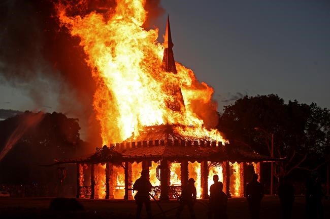 Temple memorial to Florida shooting victims is set ablaze | iNFOnews.ca