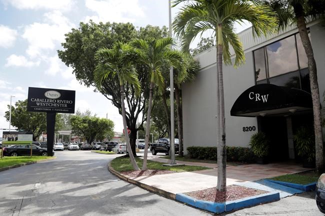 Friends of Mexico's "Prince of Song" pay respects in Miami | iNFOnews.ca