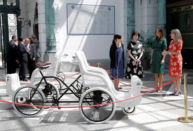 Melania Trump takes Japan's first lady to historic mansion | iNFOnews.ca