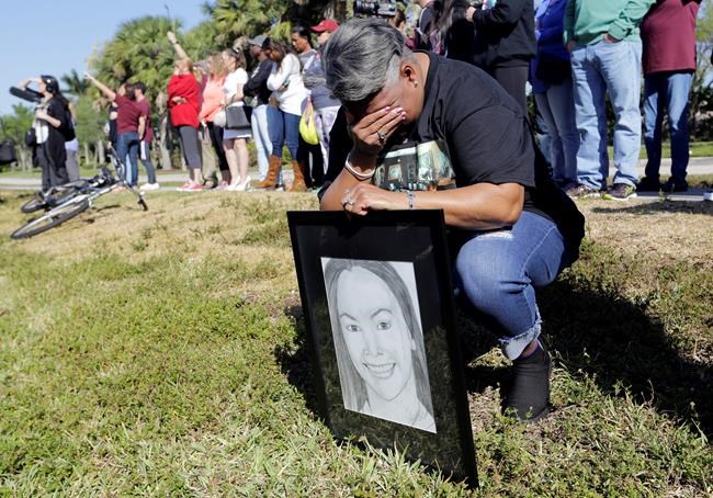 Parkland students lead walkouts to protest gun violence | iNFOnews.ca