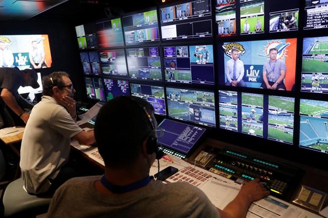 Super Bowl practice run for Fox at Dolphins' preseason game | iNFOnews.ca CP361375392