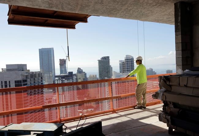 US economy grew at weak 1.9 per cent rate in 4th quarter | iNFOnews.ca