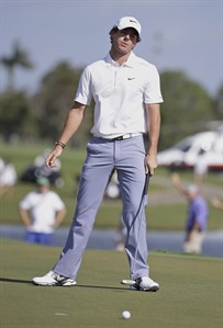 Patrick Reed takes the lead as Woods, others blown away by wind at Doral | iNFOnews.ca