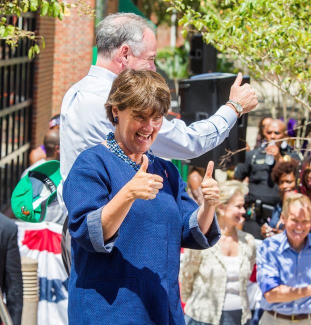 Kaine's wife, Anne Holton, no stranger to political stage | iNFOnews.ca Kaine's wife, Anne Holton, no stranger to political stage | iNFOnews.ca