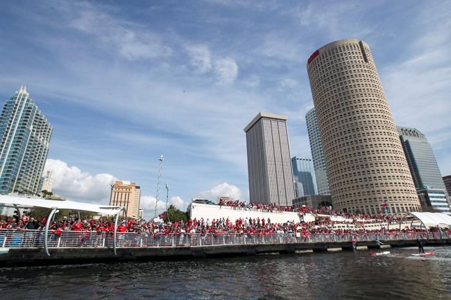 Super Bowl champion Buccaneers celebrate with boat parade | iNFOnews.ca Super Bowl champion Buccaneers celebrate with boat parade | iNFOnews.ca