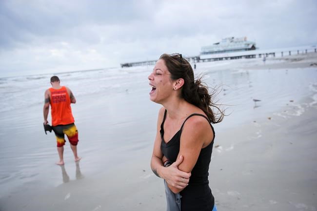 NewsAlert: Hurricane Matthew weakens as it nears Florida shore | iNFOnews.ca