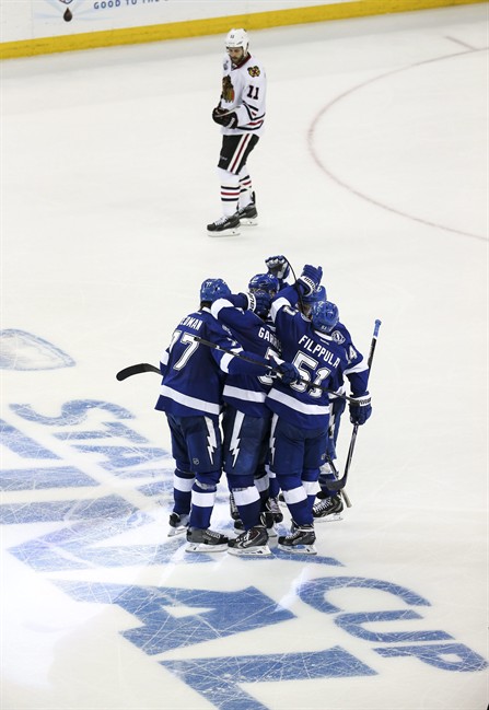 Lightning beat Blackhawks in bizarre, back and forth Game 2, even Cup final | iNFOnews.ca Lightning beat Blackhawks in bizarre, back and forth Game 2, even Cup final | iNFOnews.ca