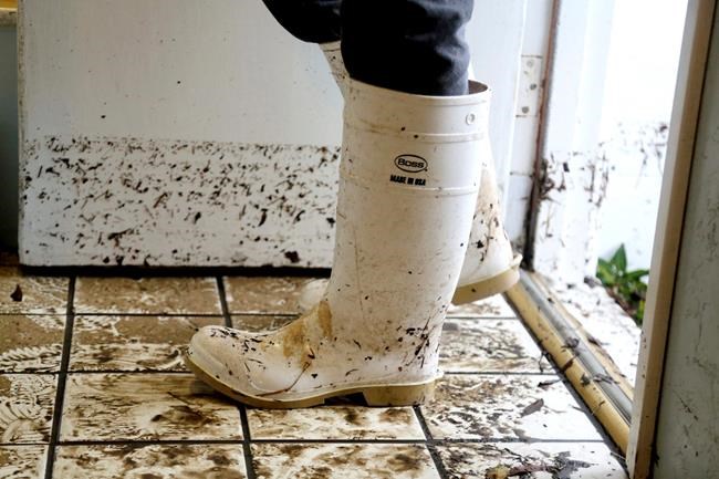 Tropical Storm Eta races off Carolinas after soaking Florida | iNFOnews.ca Tropical Storm Eta races off Carolinas after soaking Florida | iNFOnews.ca