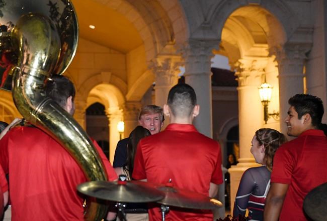 Trump bashes Democratic rivals during pre-Super Bowl show | iNFOnews.ca