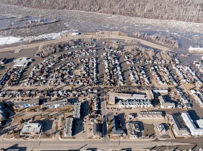 'It's a lot:' Fort McMurray residents deal with floods during COVID-19 pandemic | iNFOnews.ca