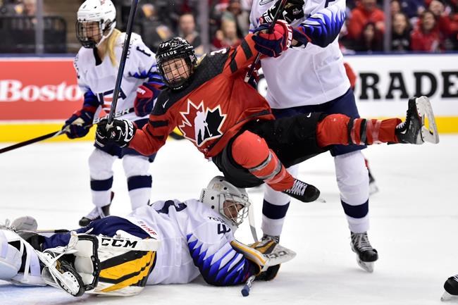 Canadian women's hockey team edges U.S. 4-3 to push Rivalry Series to third game | iNFOnews.ca Canadian women's hockey team edges U.S. 4-3 to push Rivalry Series to third game | iNFOnews.ca