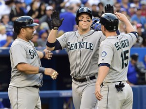 Mariners keep slim playoff hopes alive with 7-5 victory over Blue Jays | iNFOnews.ca CP30042107