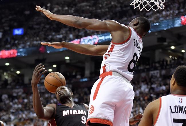 DeRozan, Lowry come up big; Raptors one win away from conference finals | iNFOnews.ca