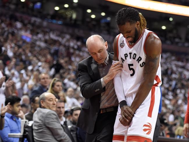 Raptors forward Carroll is confident he'll play in Game 6 despite sore wrist | iNFOnews.ca