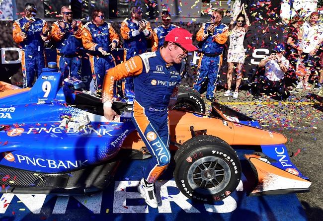 Scott Dixon steals show to win 3rd Toronto Indy; Wickens 3rd, Hinchcliffe 4th | iNFOnews.ca