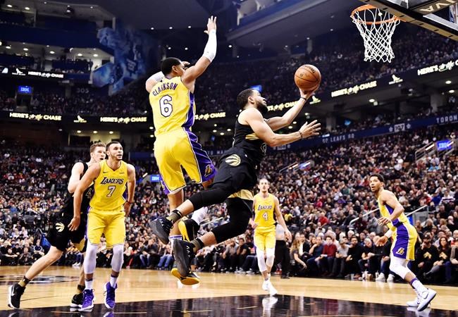 Fred VanVleet with career-high 25 points off bench, Raptors beat Lakers | iNFOnews.ca
