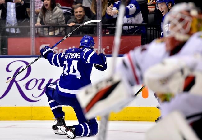Auston Matthews scores in OT, Leafs come back to beat Blackhawks 4-3 | iNFOnews.ca CP113885018