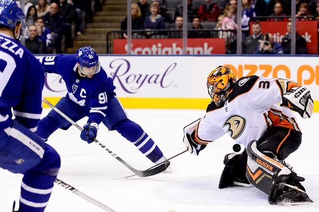 Tavares scores in OT, Matthews adds 40th as Leafs survive scare to beat Ducks | iNFOnews.ca Tavares scores in OT, Matthews adds 40th as Leafs survive scare to beat Ducks | iNFOnews.ca