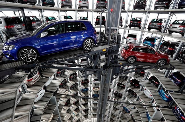 Profit slips at Volkswagen after accounting change | iNFOnews.ca