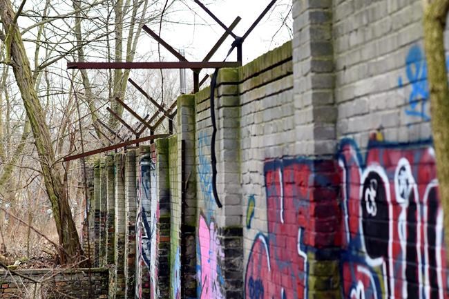 Newly discovered Berlin Wall segment to get protected status | iNFOnews.ca CP549900169