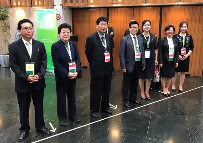 2 Koreas discuss holding new reunions of war-split families | iNFOnews.ca