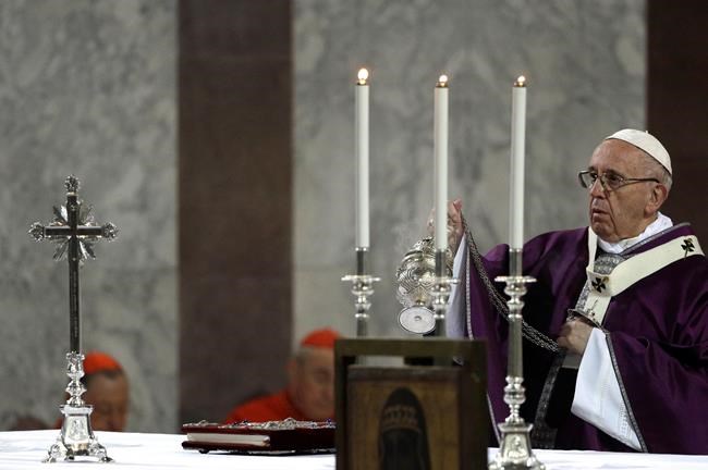 Pope Francis gets Ash Wednesday ashes in Rome to start Lent | iNFOnews.ca CP195688478