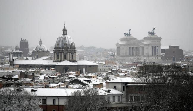 Rare snowfall blankets Rome, closing schools | iNFOnews.ca CP1687832899