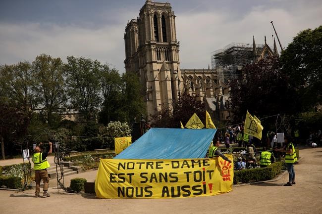 Homeless activists outside Notre Dame demand 'a roof too' | iNFOnews.ca
