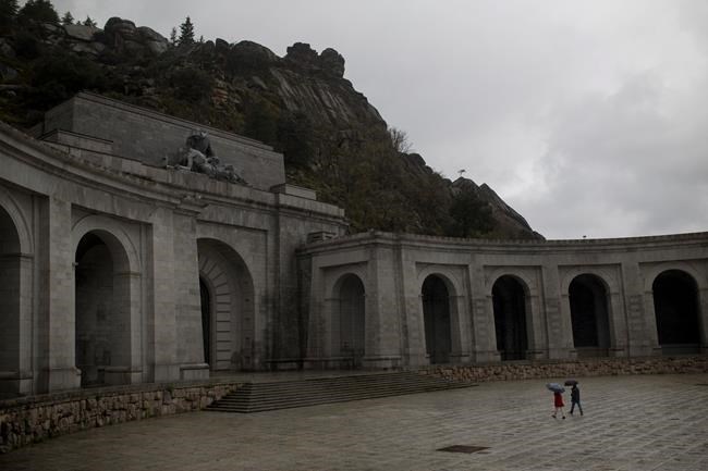 Spain court ruling reopens debate over dictator's tomb site | iNFOnews.ca Spain court ruling reopens debate over dictator's tomb site | iNFOnews.ca