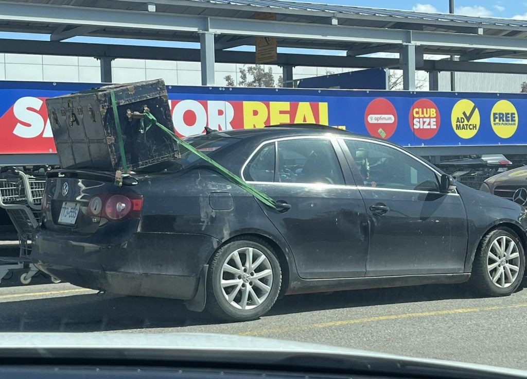 iN PHOTOS: 10 goofy things spotted in traffic in Kamloops, Okanagan | iNwheels iN PHOTOS: 10 goofy things spotted in traffic in Kamloops, Okanagan | iNwheels
