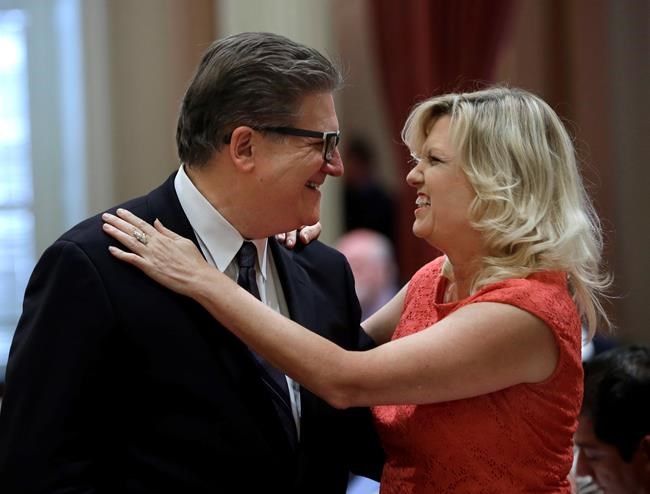 California lawmaker banned from hugging after investigation | iNFOnews.ca California lawmaker banned from hugging after investigation | iNFOnews.ca