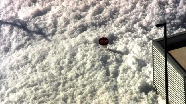 Leaking fire retardant creates foam sea outside airport | iNFOnews.ca Leaking fire retardant creates foam sea outside airport | iNFOnews.ca