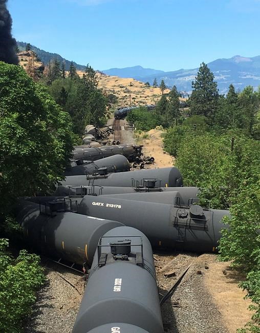 The Latest: Several cars ablaze in Oregon train derailment | iNFOnews.ca
