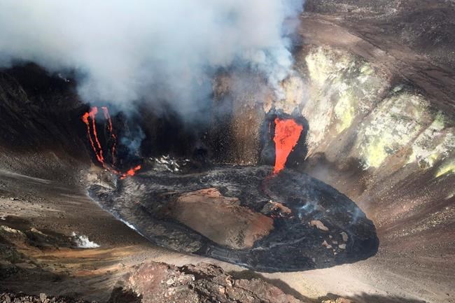 Volcano erupts on Hawaii's Big Island, draws crowds to park | iNFOnews.ca