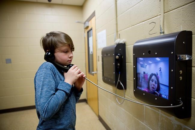 New Mexico jail bans on-site visits, offers video chats | iNFOnews.ca
