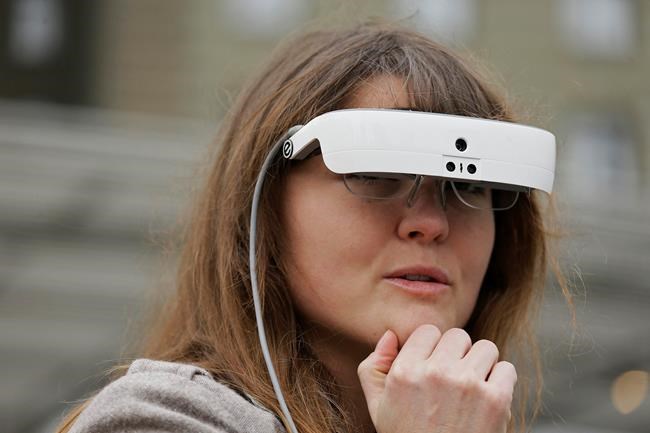 Sharp vision: New glasses help the legally blind see | iNFOnews.ca Sharp vision: New glasses help the legally blind see | iNFOnews.ca